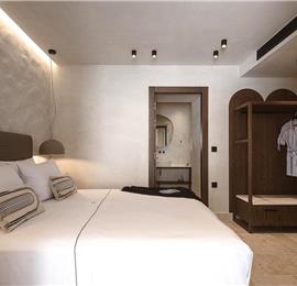 5 bedroom villa with indoor and outdoor pool in Chania town, sleeps 10
